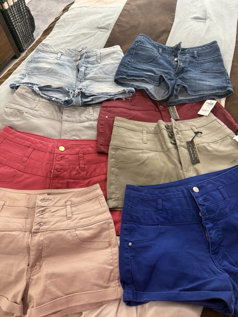 Lot of 8 Refuge Womens Size 2 High Waist Button Shorts Stretch MSRP $200